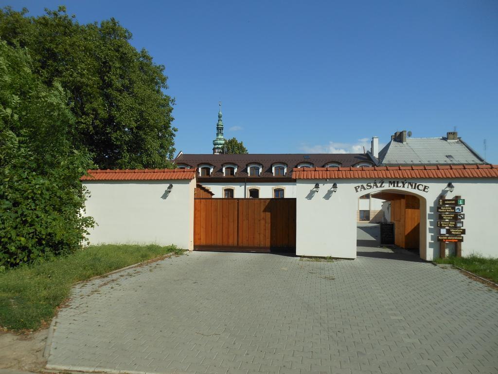 Apartmany A Ubytovani Mlynice Litovel Buitenkant foto