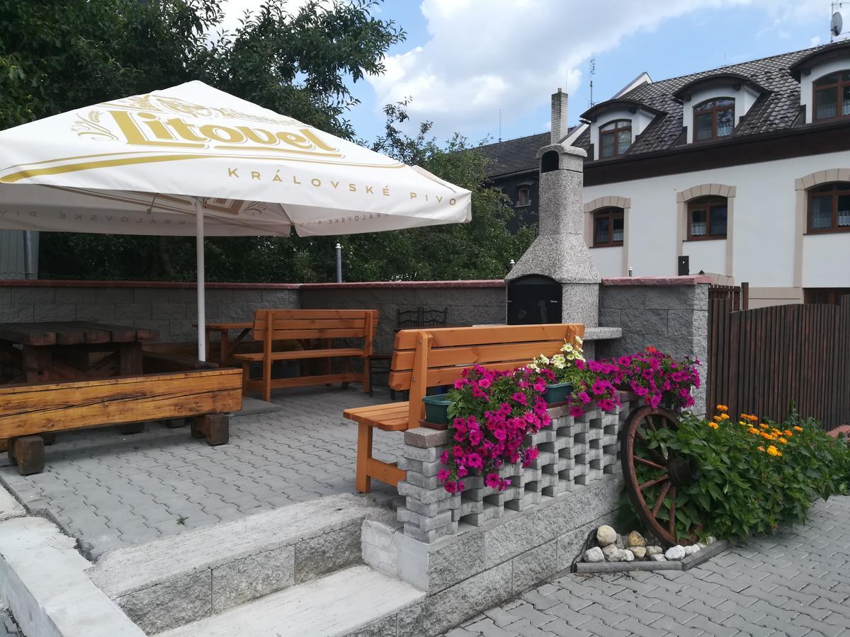 Apartmany A Ubytovani Mlynice Litovel Buitenkant foto